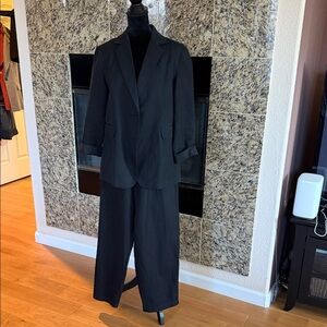 Amour Vert Elegant Black Suit